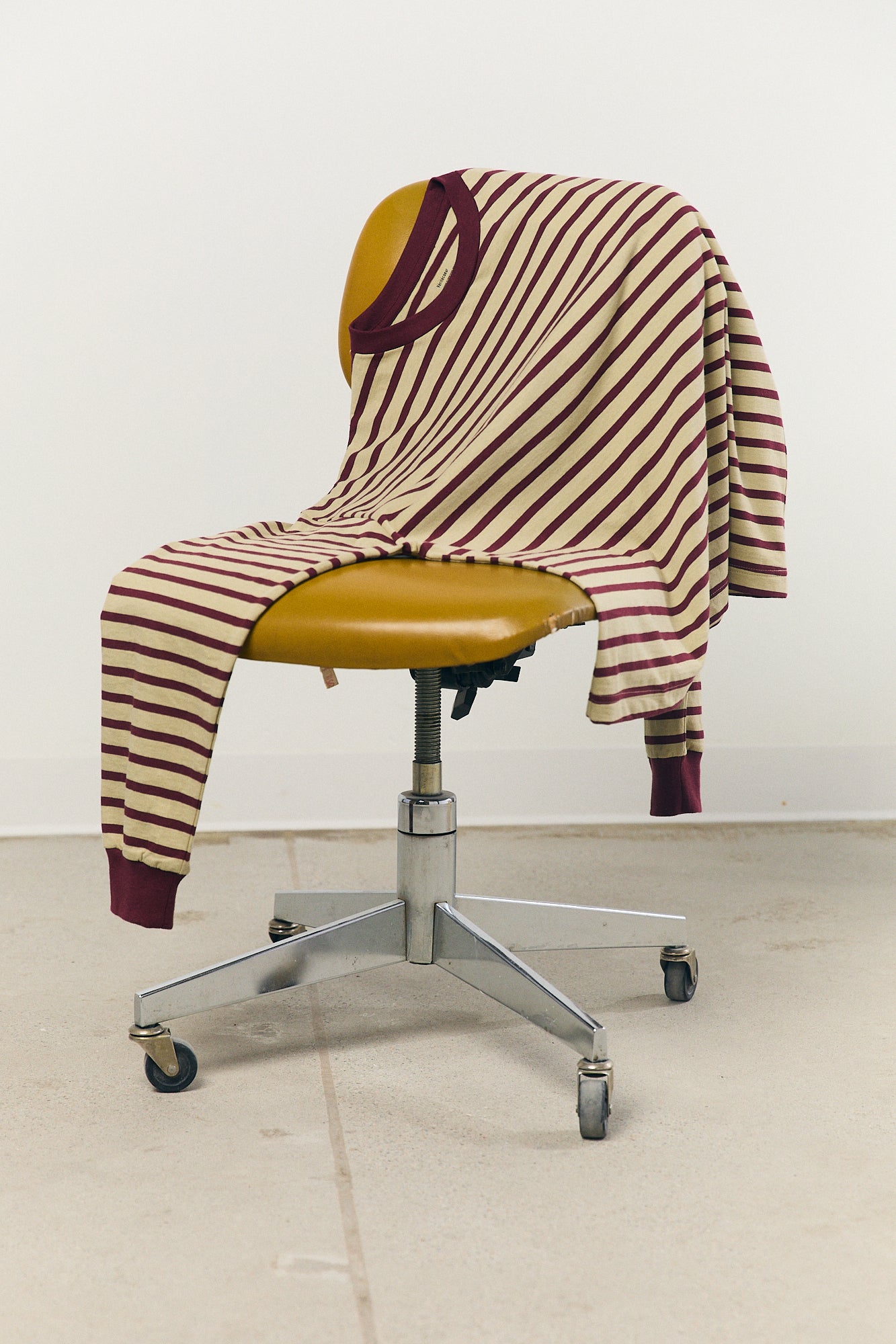 Cotton Border L/S Tee in Beige and Bordeaux