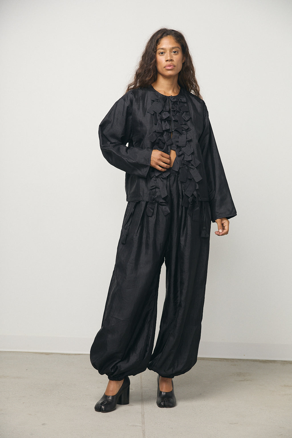 Ribbon Light Jacket in Black