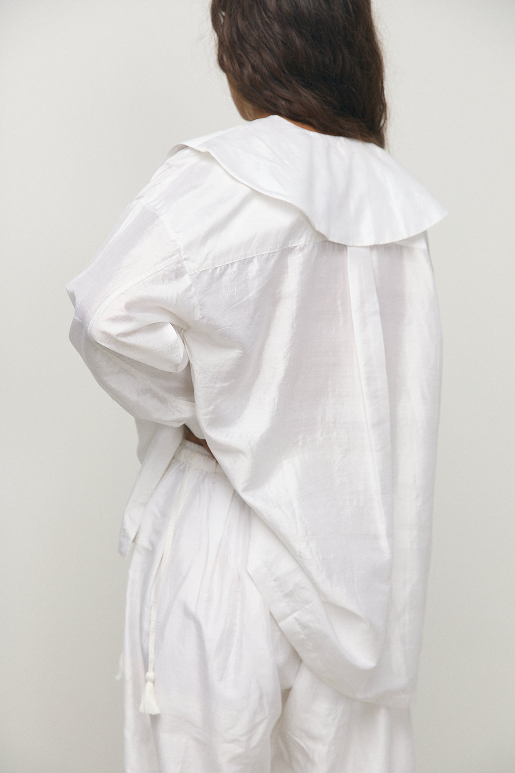 Round Collar Over Blouse in White