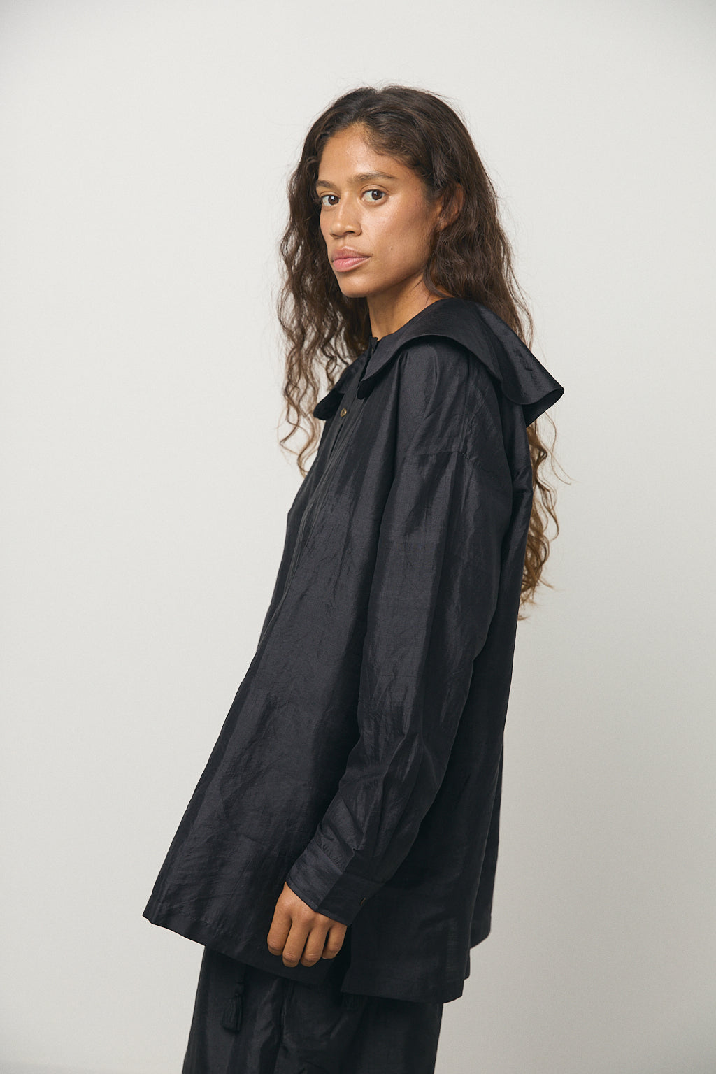 Round Collar Over Blouse in Black