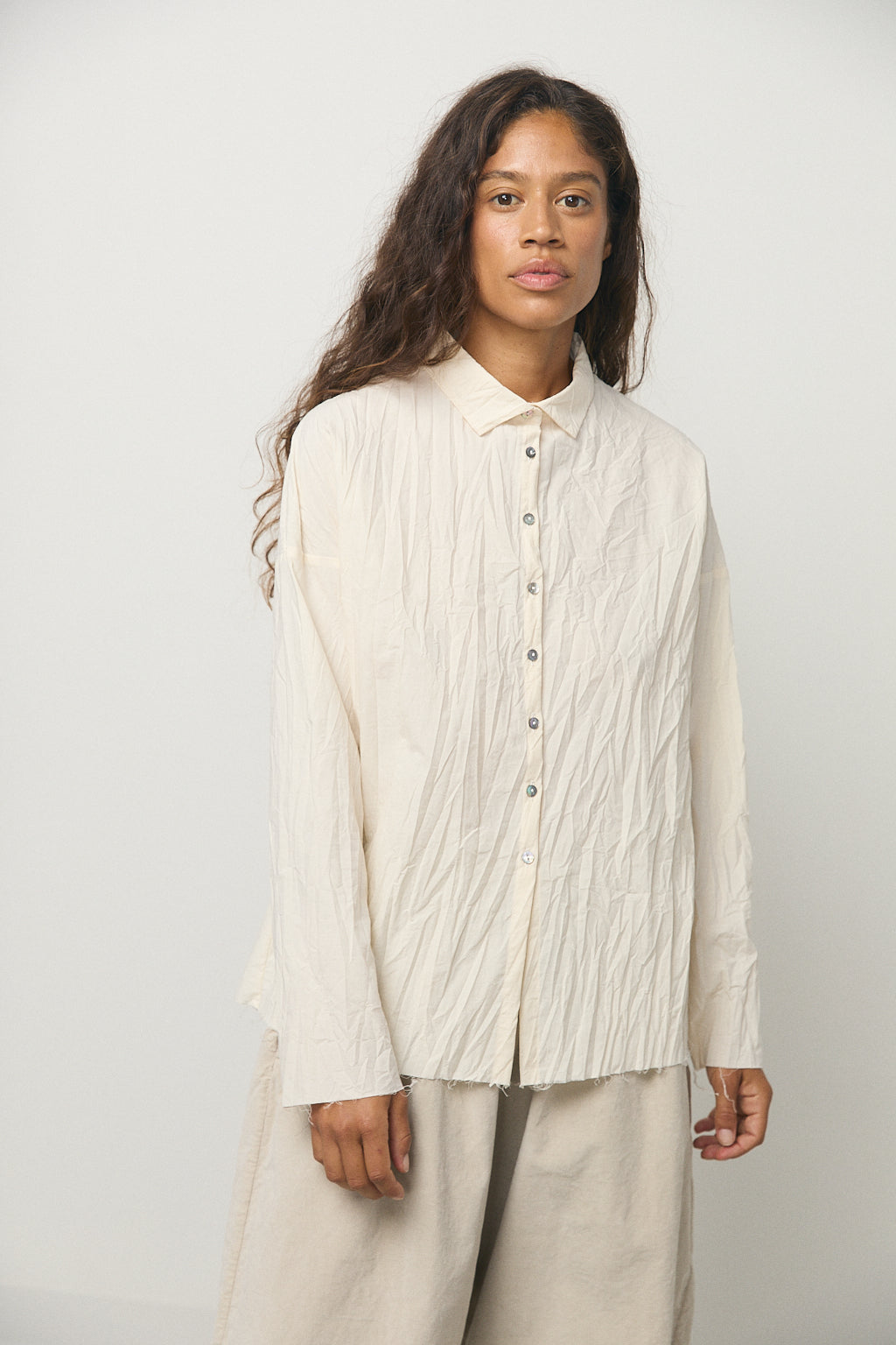 Short collar Shirt in Natural