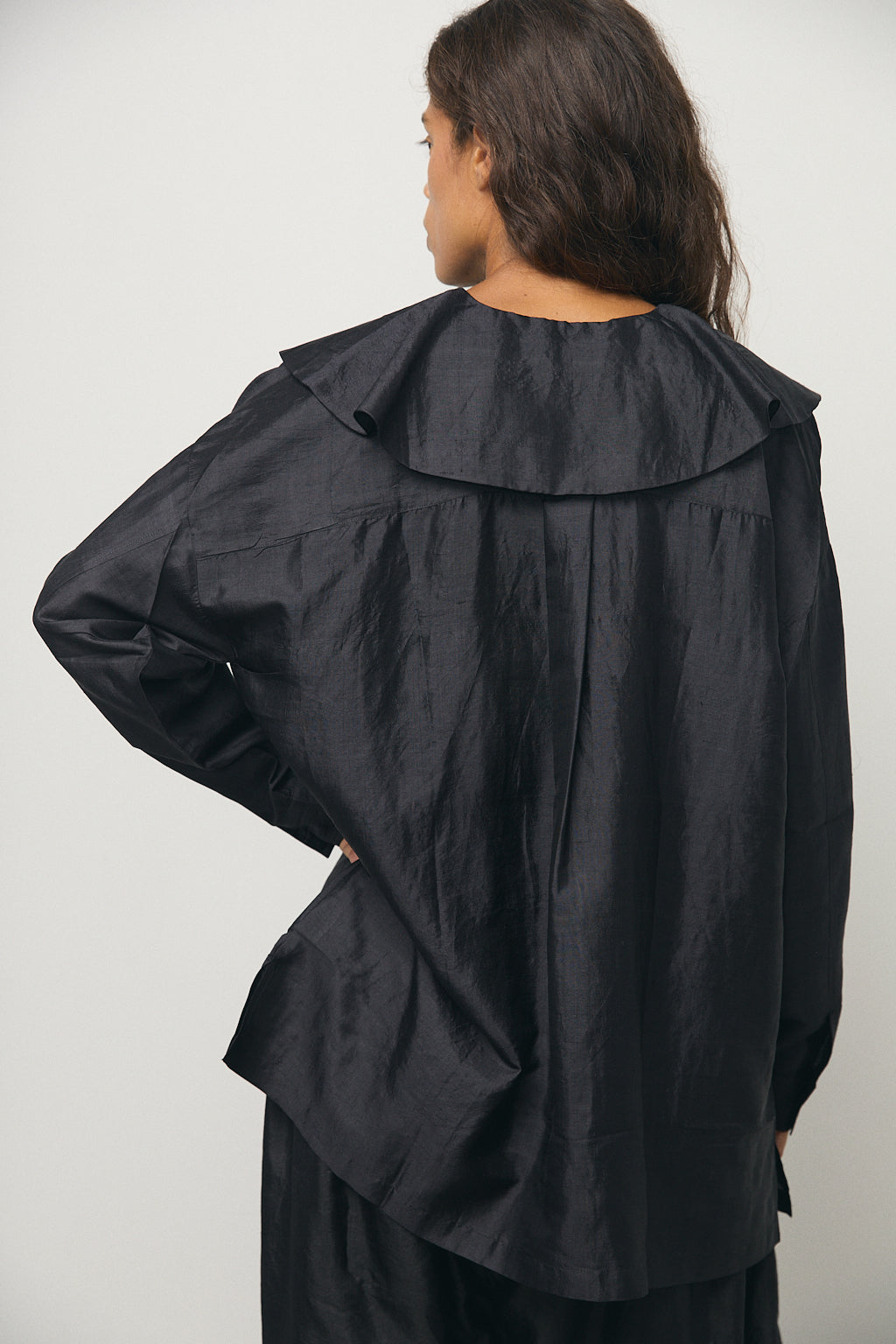 Round Collar Over Blouse in Black