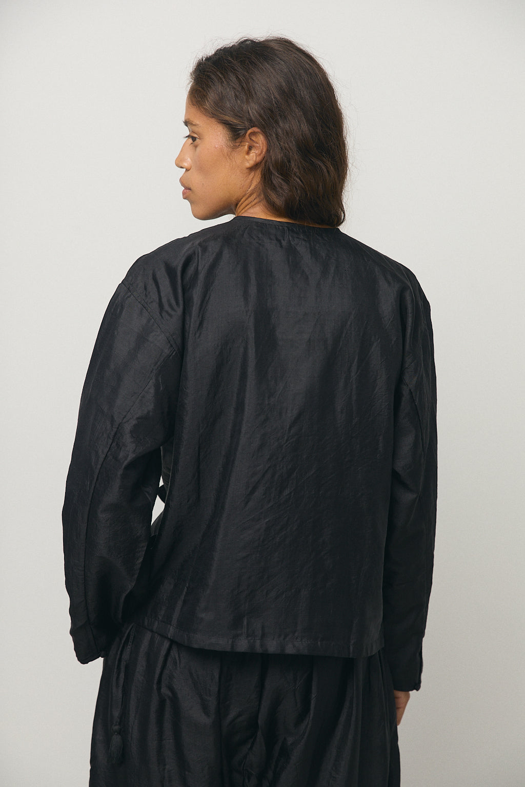Ribbon Light Jacket in Black