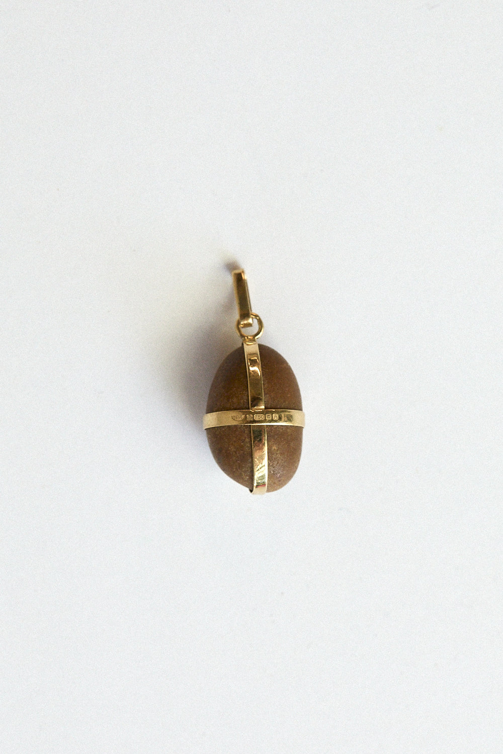 Caramel stone pendant-18 carat gold ribbon