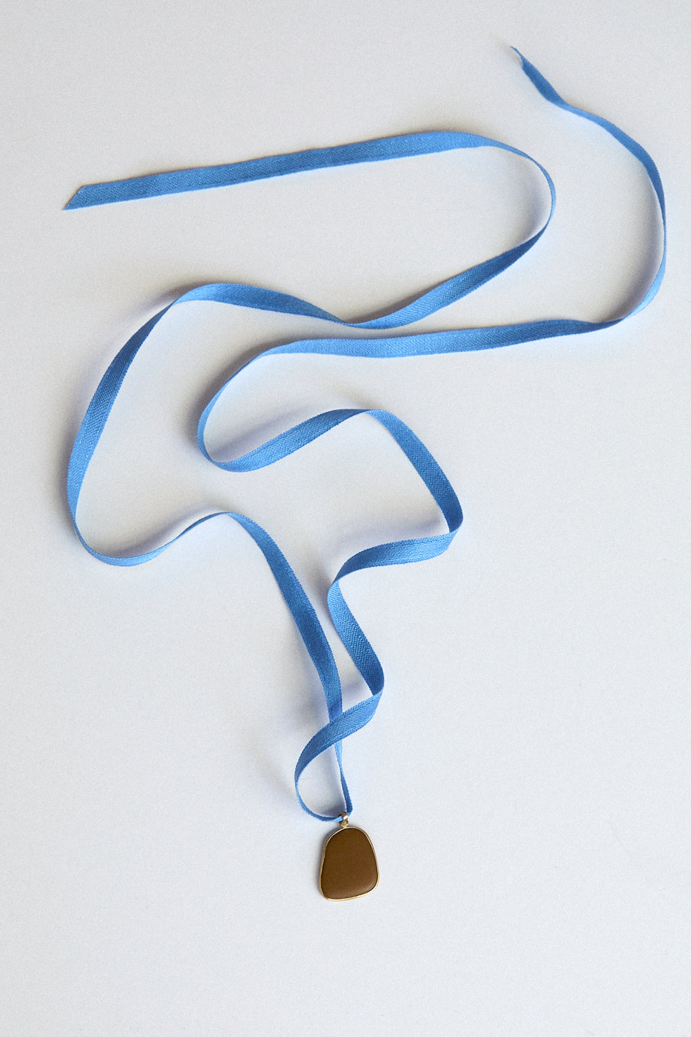 Toffee Stone Pendant - 18 carat gold spectacle