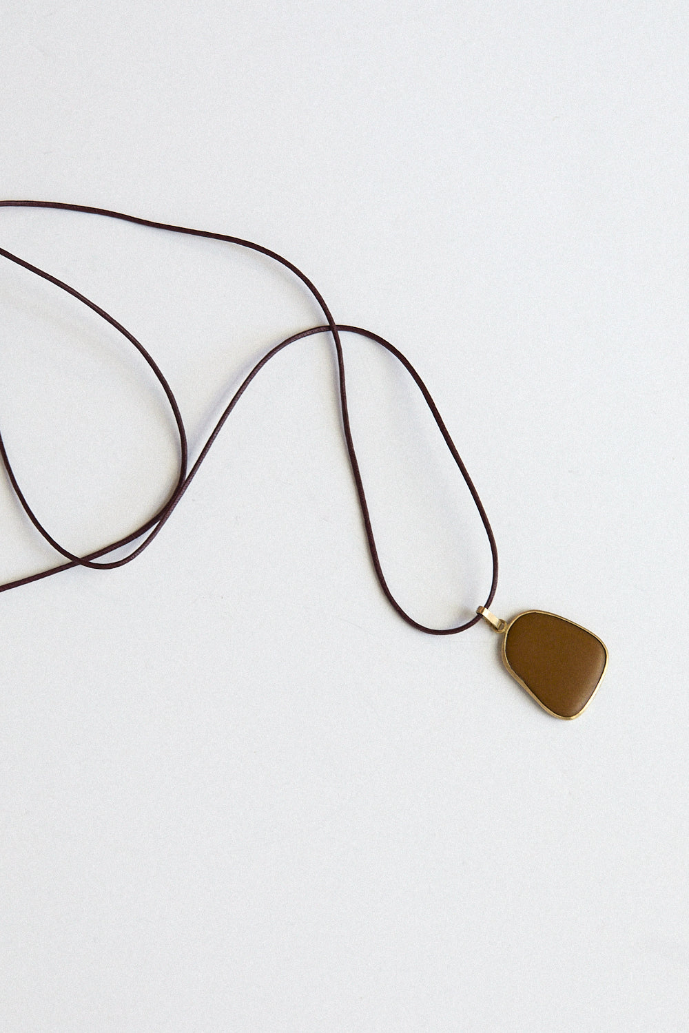 Toffee Stone Pendant - 18 carat gold spectacle