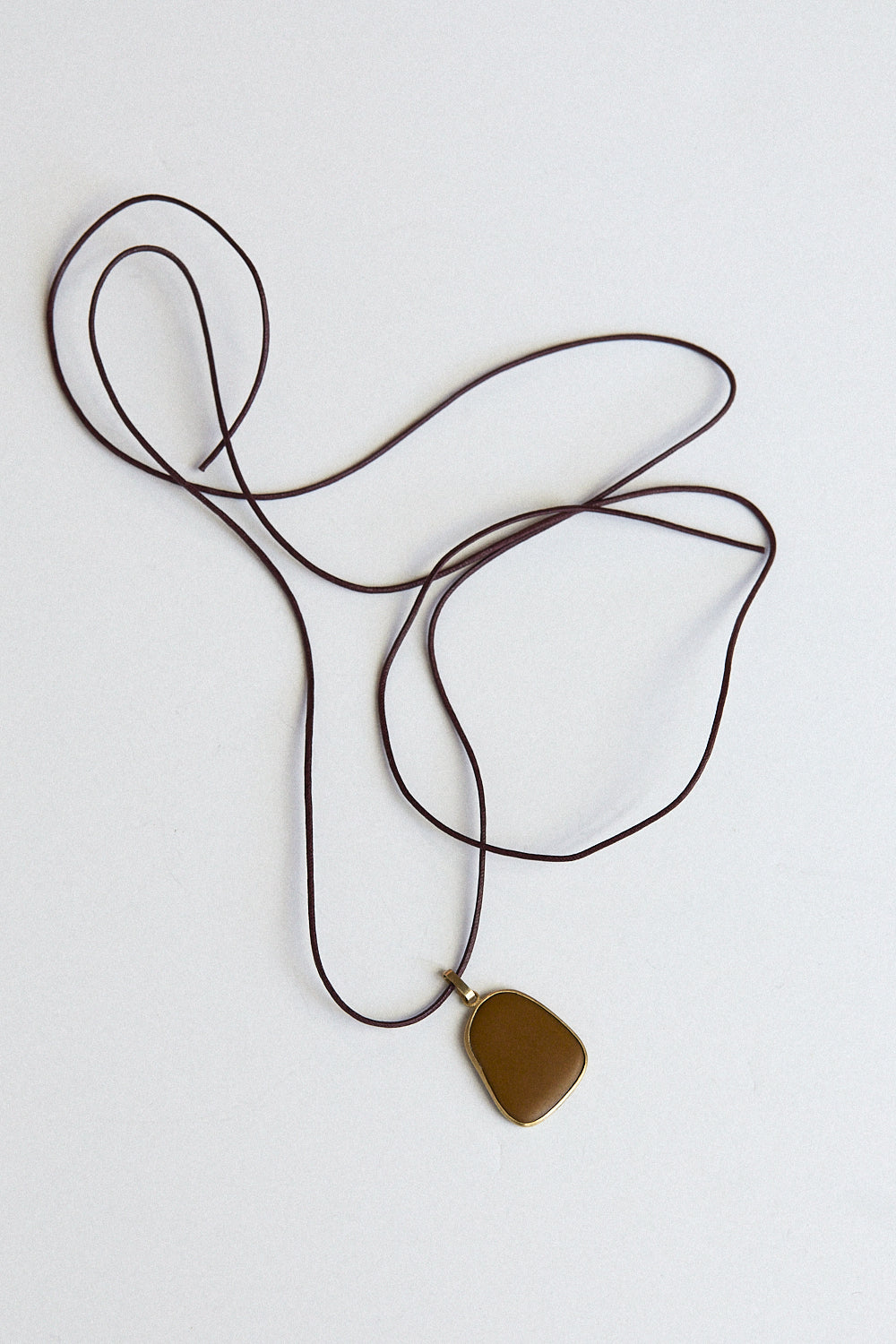 Toffee Stone Pendant - 18 carat gold spectacle