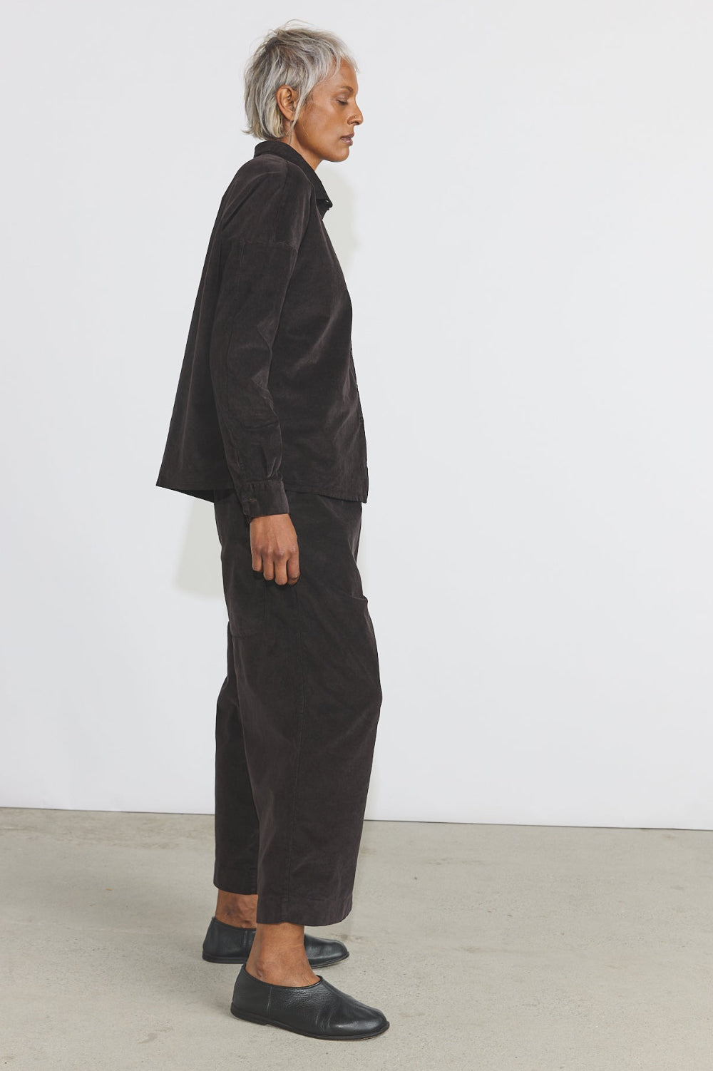 Short Collar Shirt V - Brown