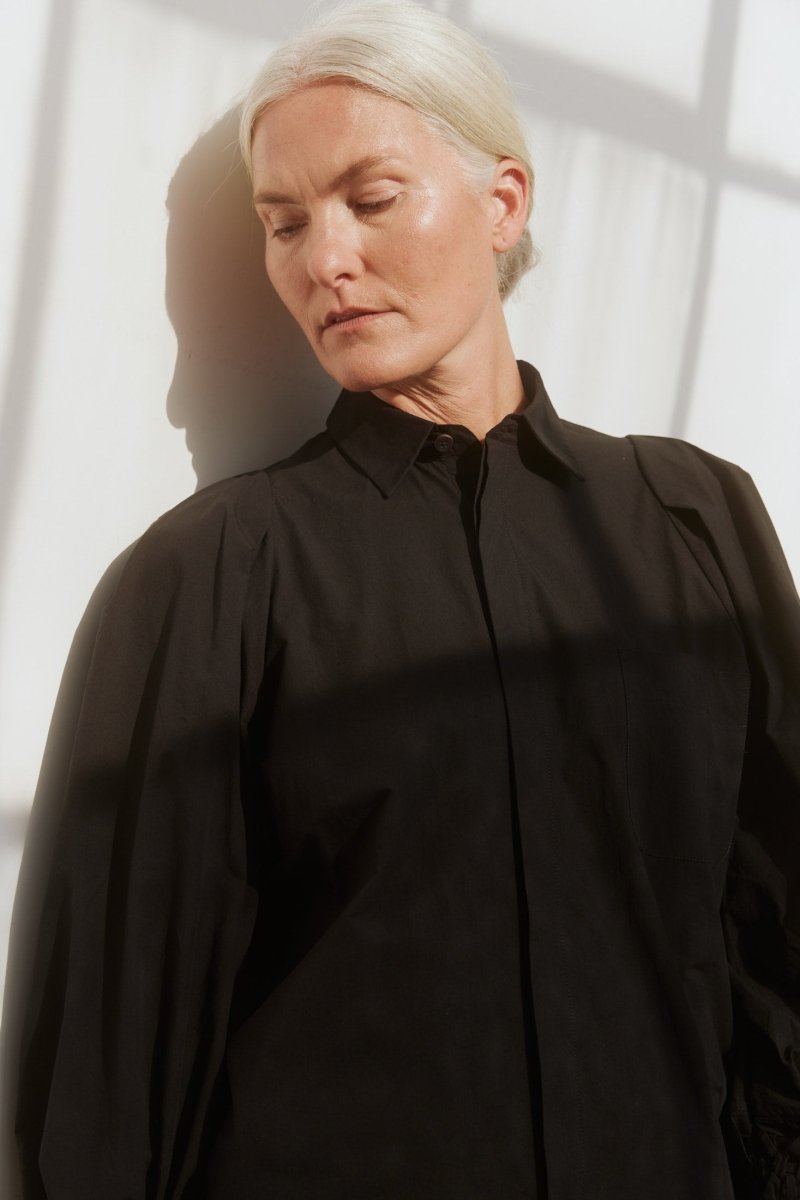 Elias Top in Black - Soochie - Unisecon