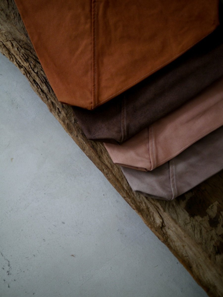 Natural - Dyed Triangle Bag 36 - Soochie - Kamaro'an