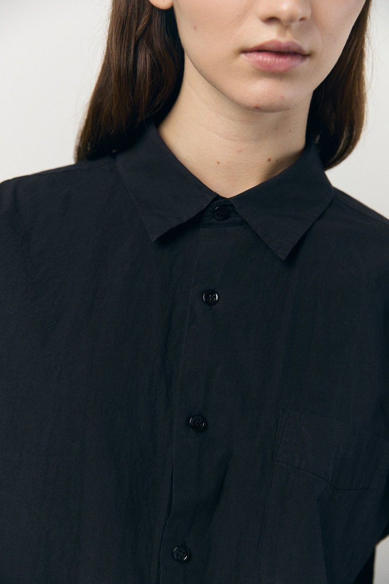 Regular Collar Shirt in Black - Soochie - Yoko Sakamoto