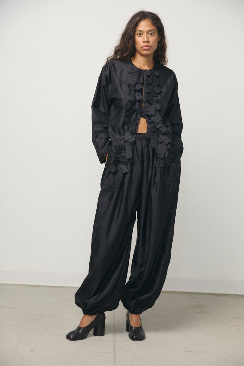 Tuck Gather Balloon Pants in Black - Soochie - Bunon