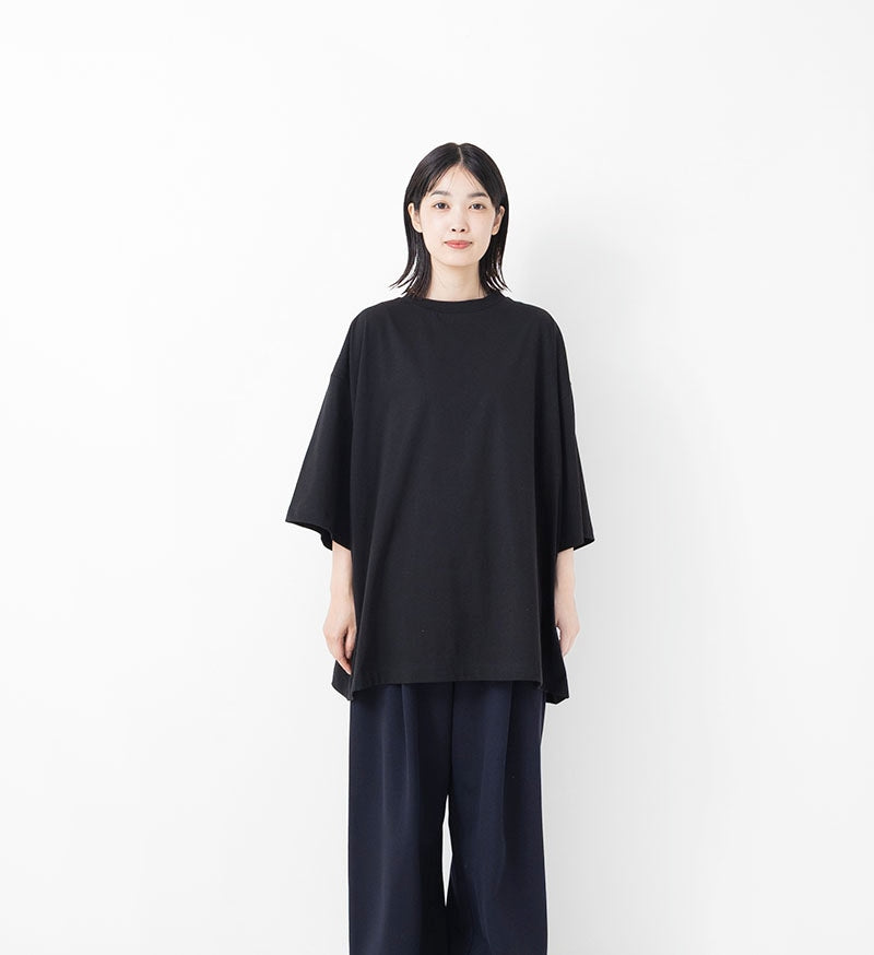Unisex Oversized Tee in Black