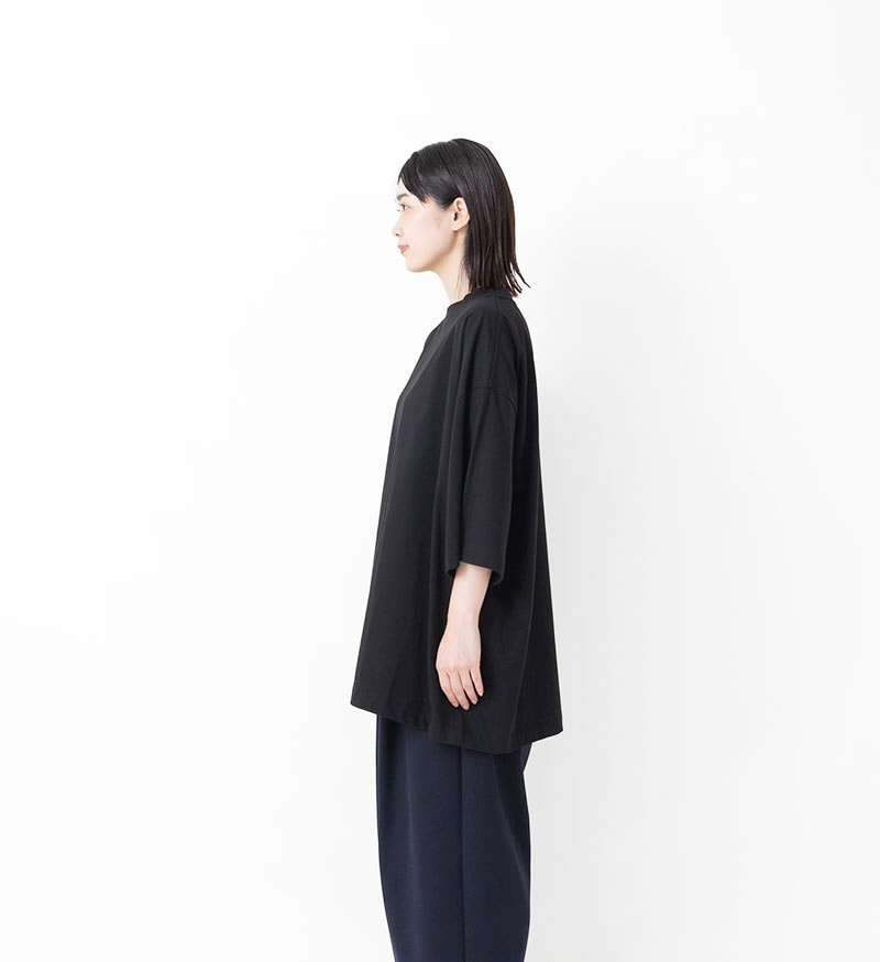 Unisex Oversized Tee in Black
