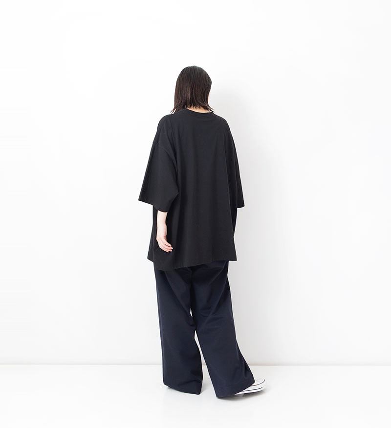 Unisex Oversized Tee in Black