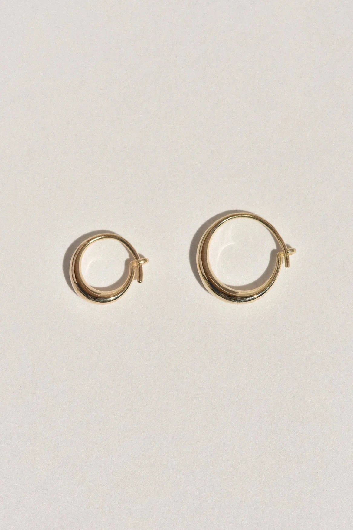 Small Round Sempre Hoop - 14k Yellow Gold