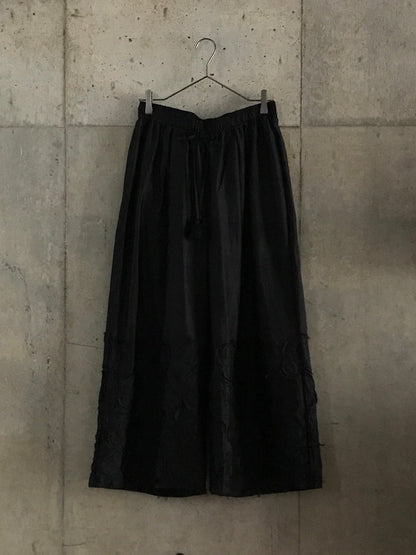 Silk Appliqué Pants - Black