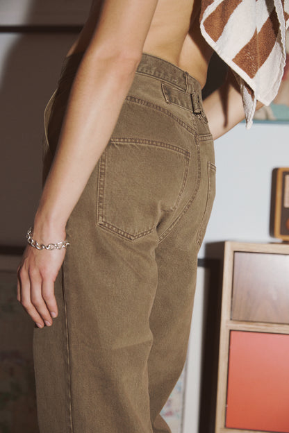 Straight Leg Denim in Brown