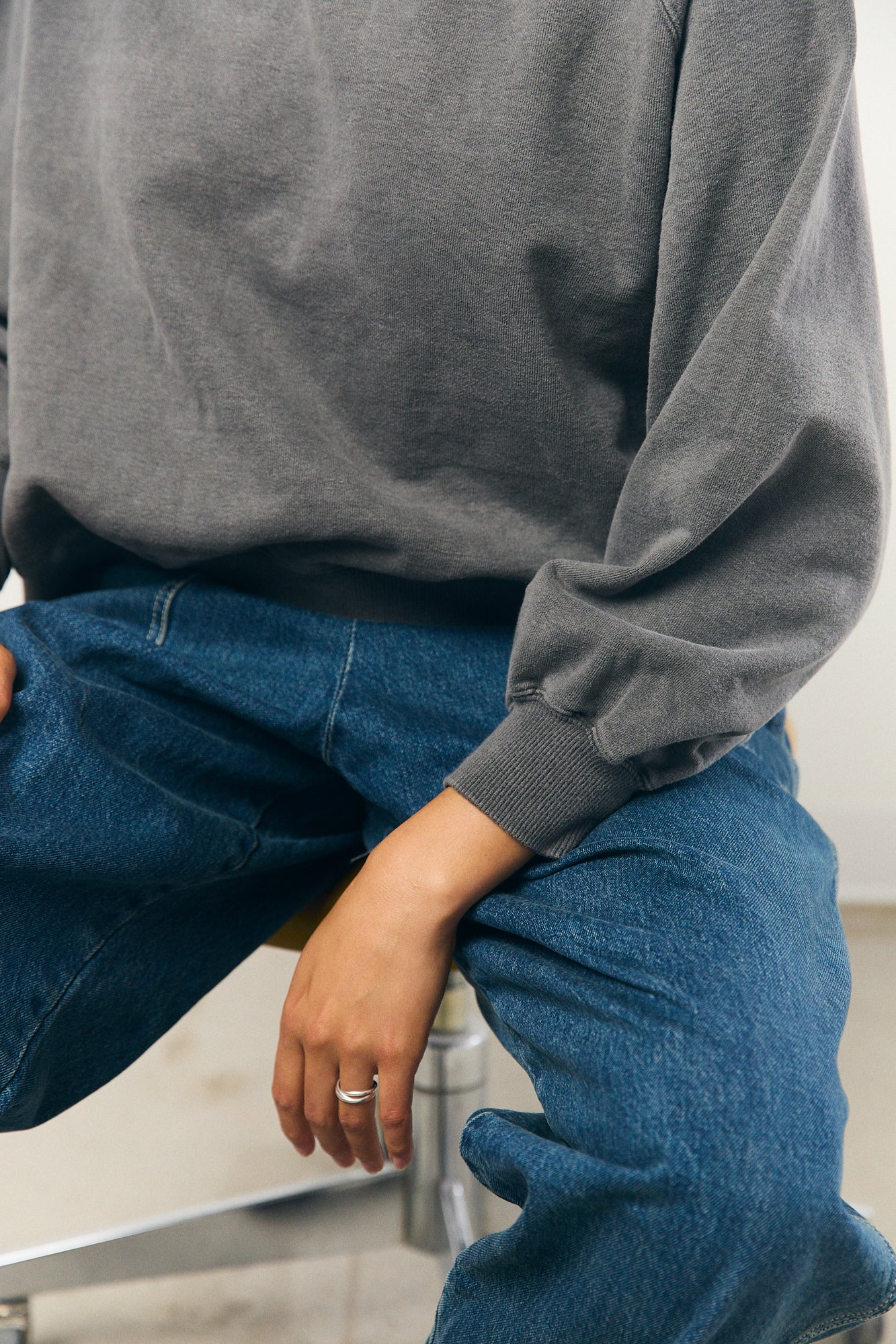 Pigment Dye Sweat L/S in Grey