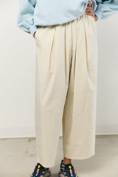Box Pleats Easy Pants in Ivory