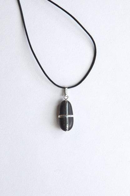 Elongated Black Stone - Sterling Silver ribbon setting