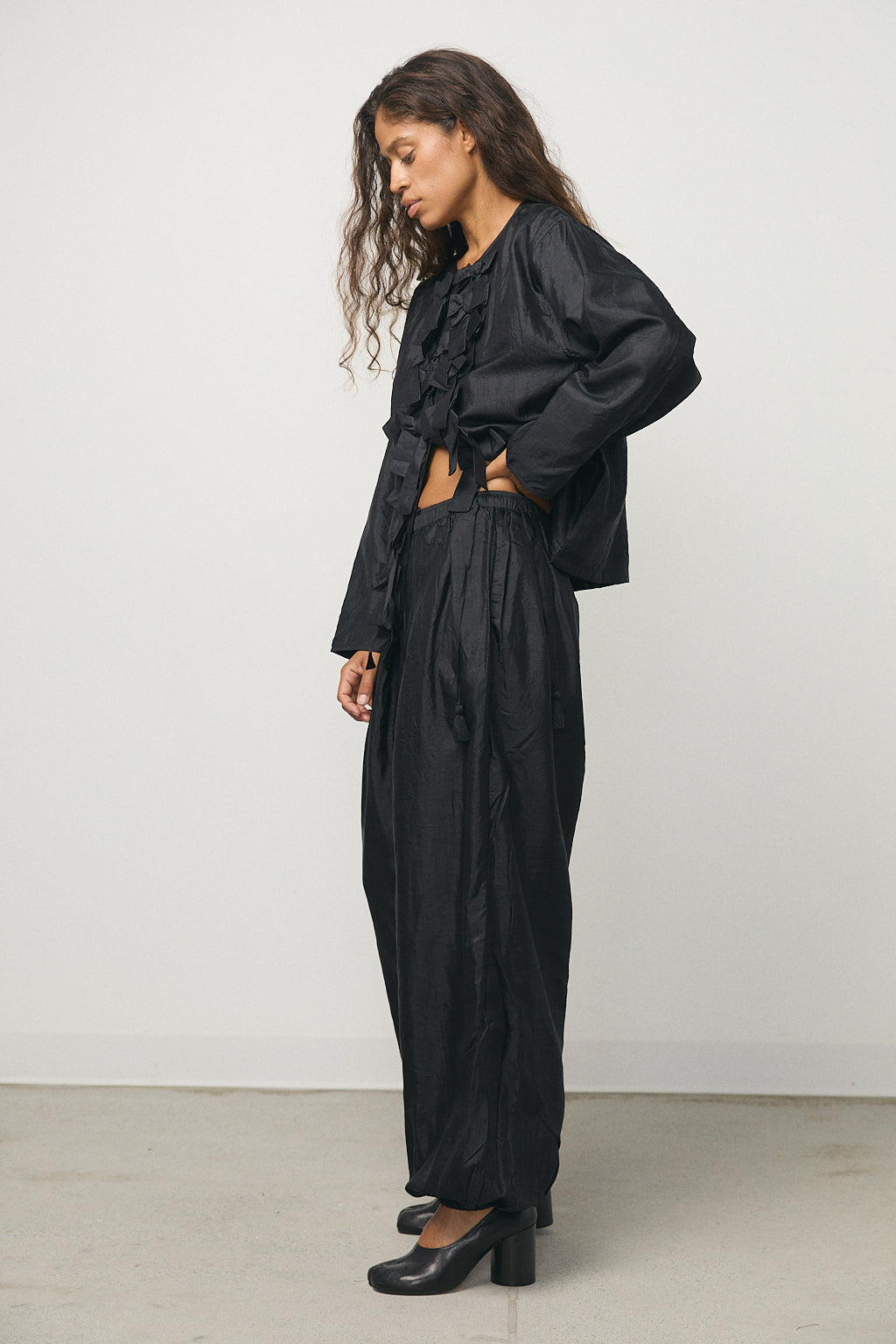 Tuck Gather Balloon Pants in Black