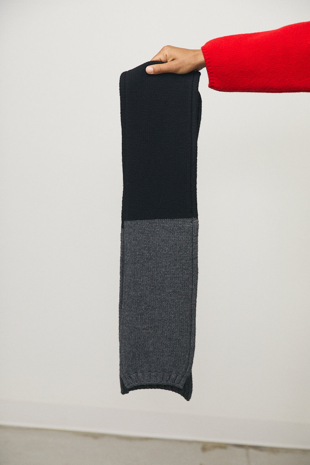 Willow Scarf in Grey & Black
