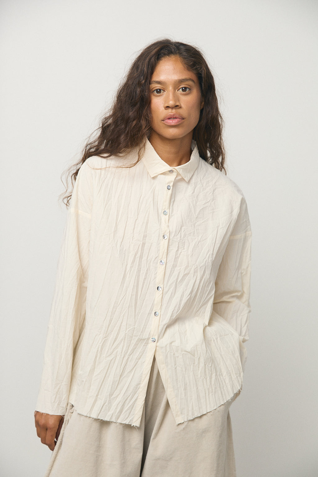 Short collar Shirt in Natural