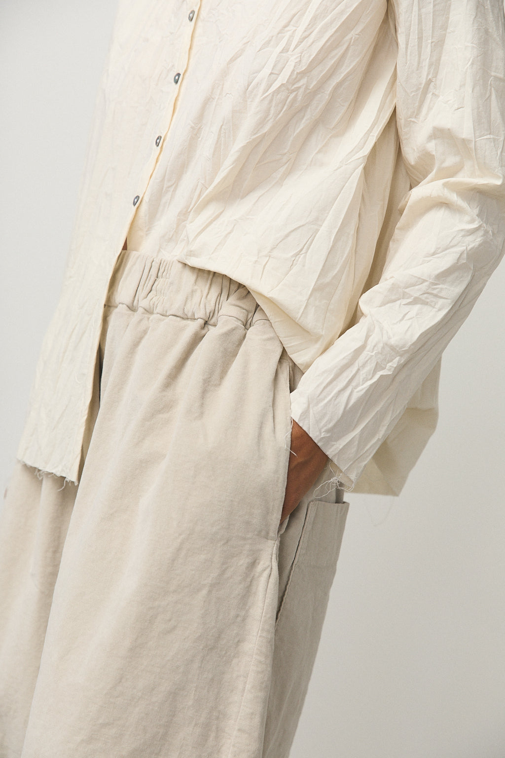 Wide Trousers in Velvet Oatmeal