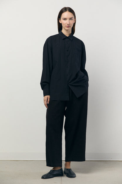 Regular Collar Shirt in Black
