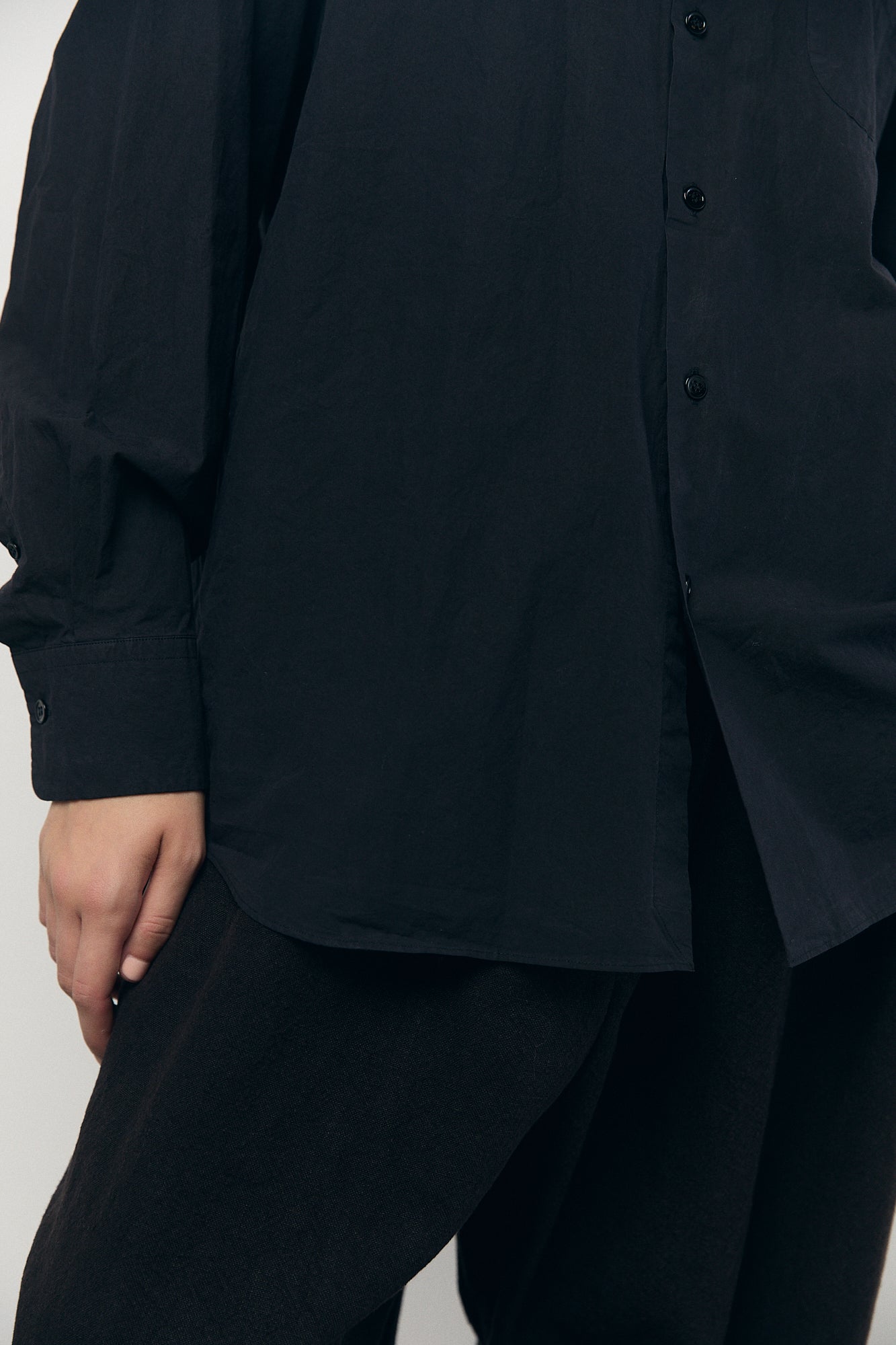 Regular Collar Shirt in Black