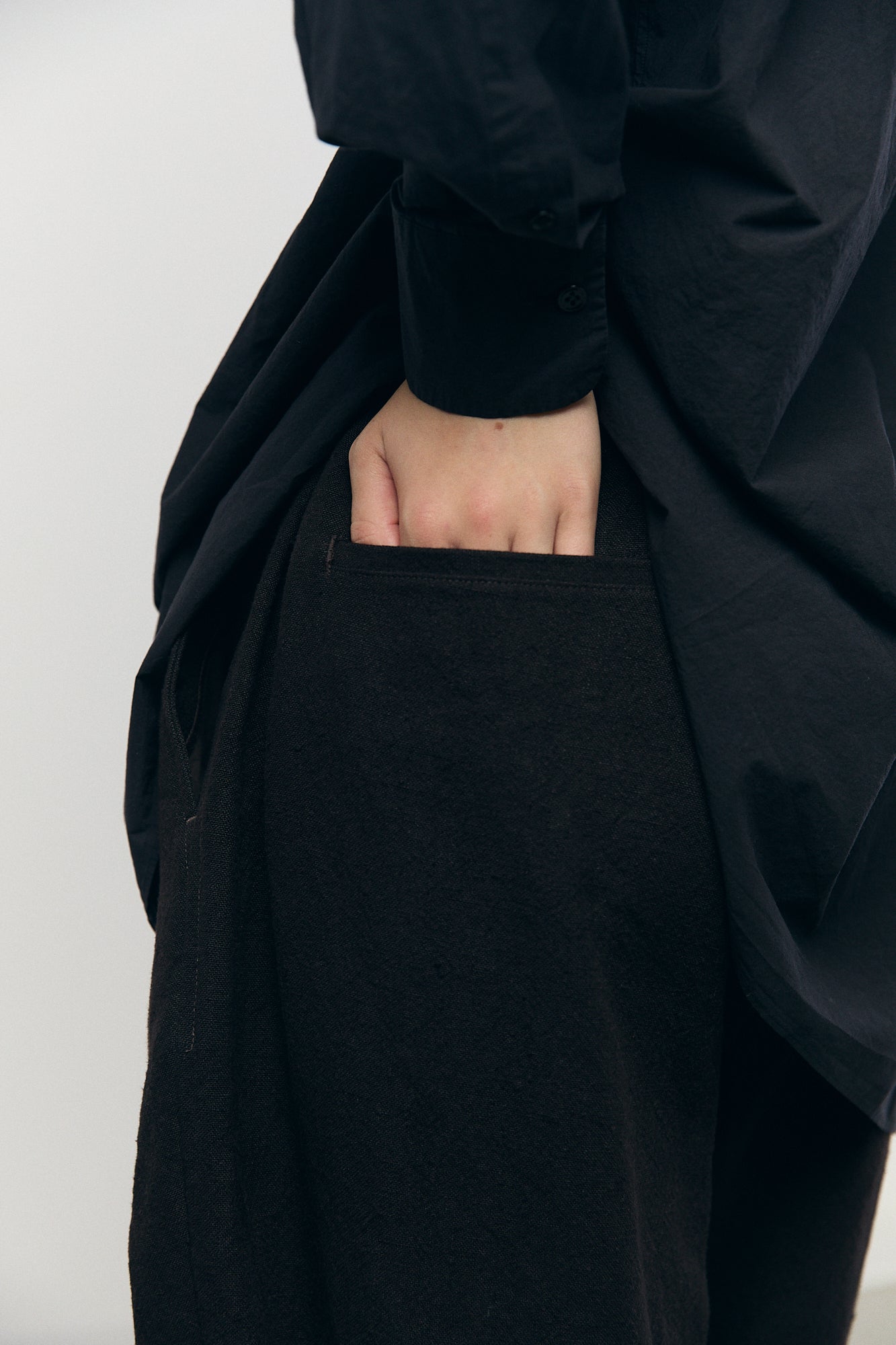 Regular Collar Shirt in Black