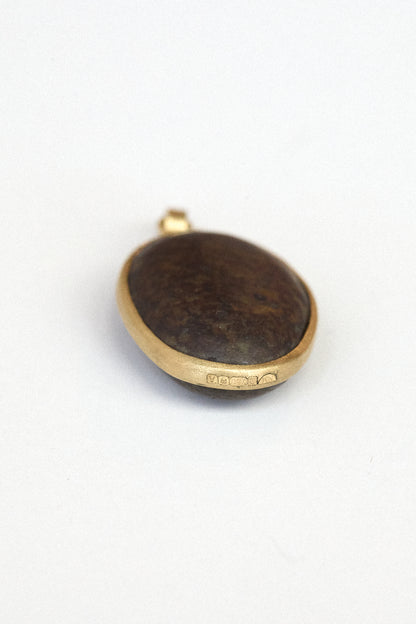Coffee Bean Stone Pendant - 18 carat gold spectacle