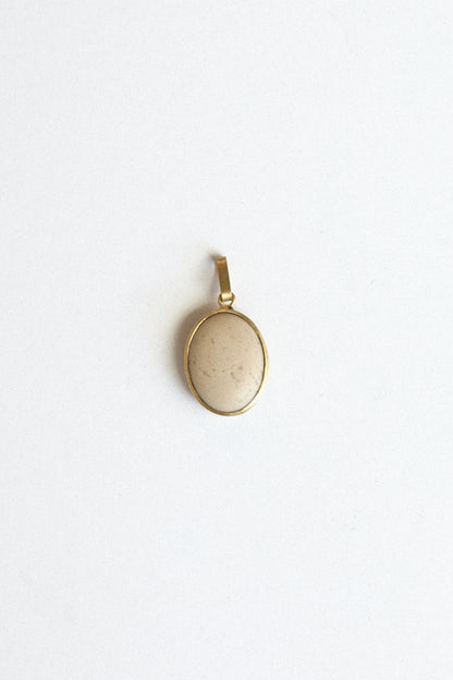 Cream Stone Pendant - 18 carat gold spectacle