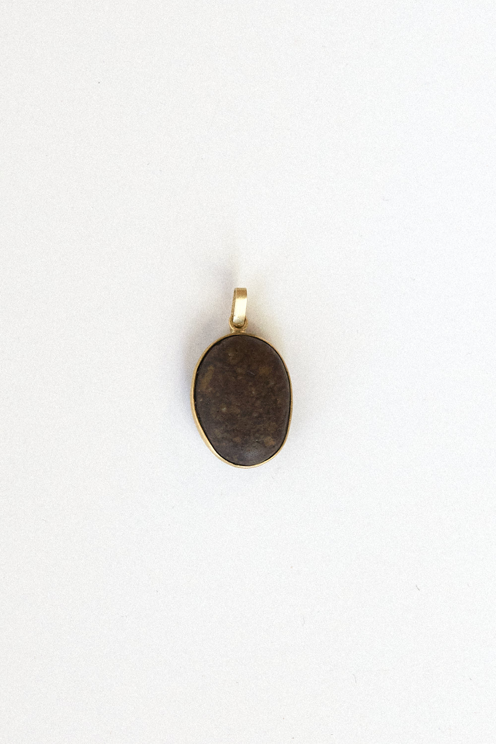 Coffee Bean Stone Pendant - 18 carat gold spectacle