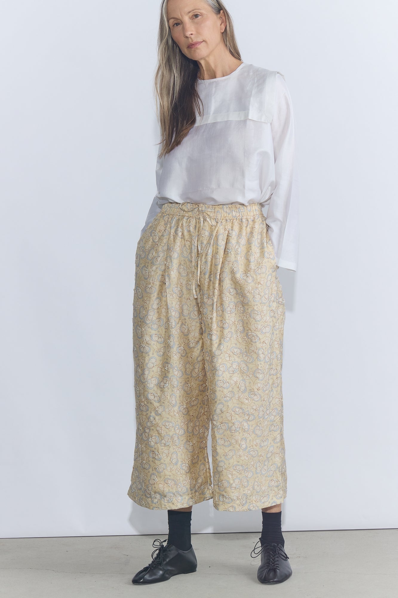 Embroidery Tuck Pants - Vanilla