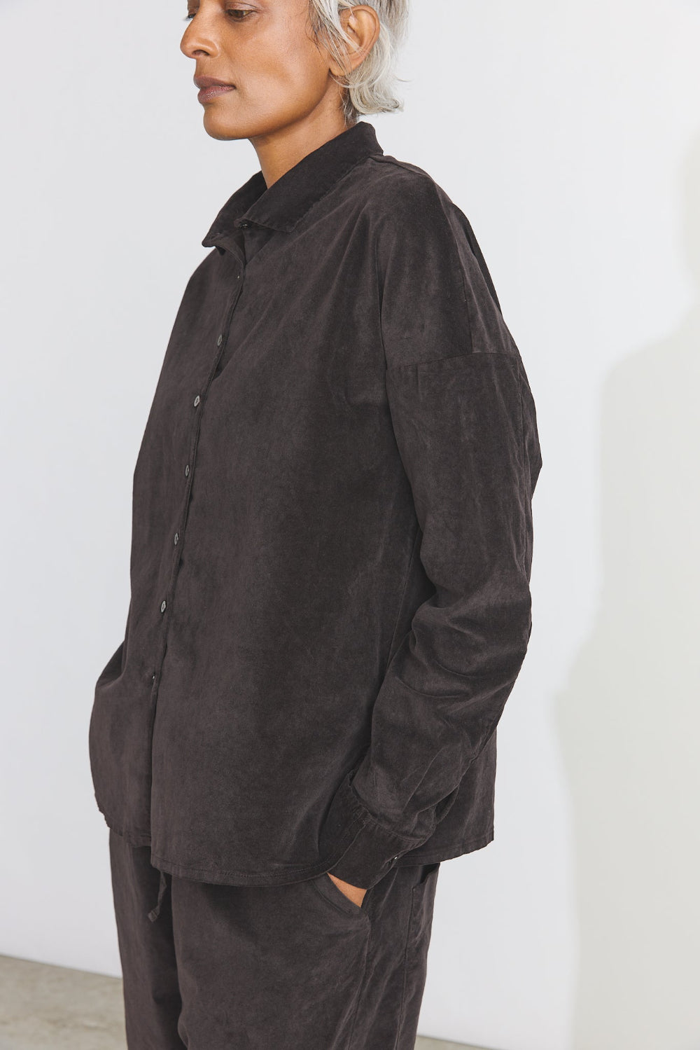 Short Collar Shirt V - Brown