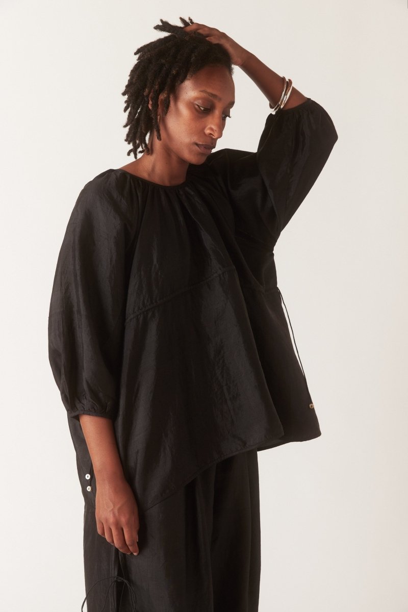 Back Button Blouse in Black - Soochie - Bunon