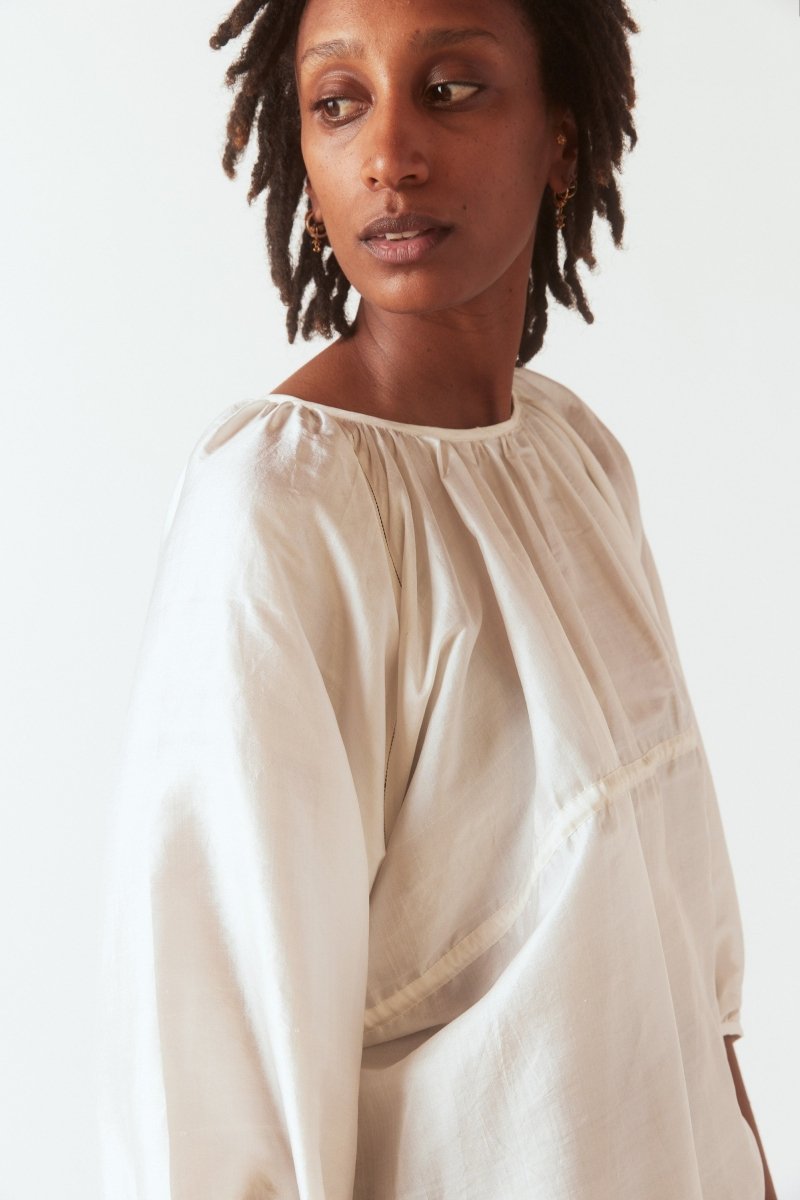 【BUNON】back button short wide blouse BUNON Back Button Short Wide Blouse / black | KIKIRU