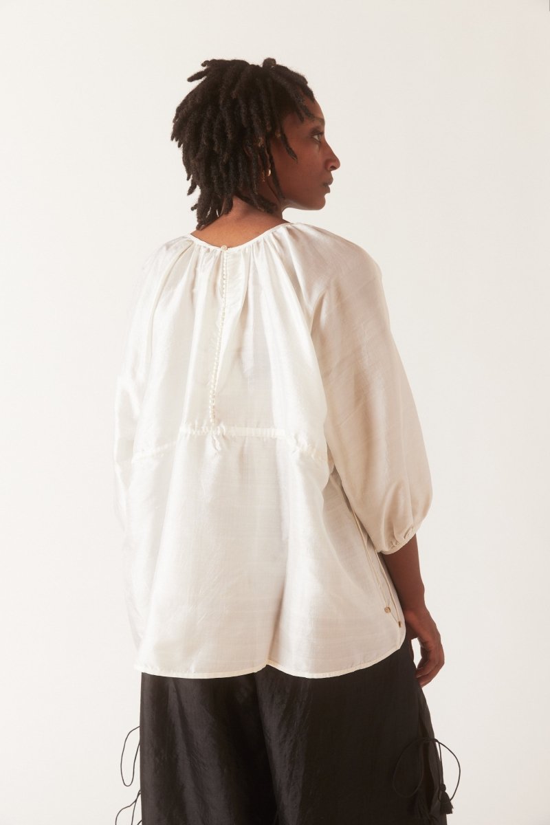 Back Button Blouse in White - Soochie - Bunon