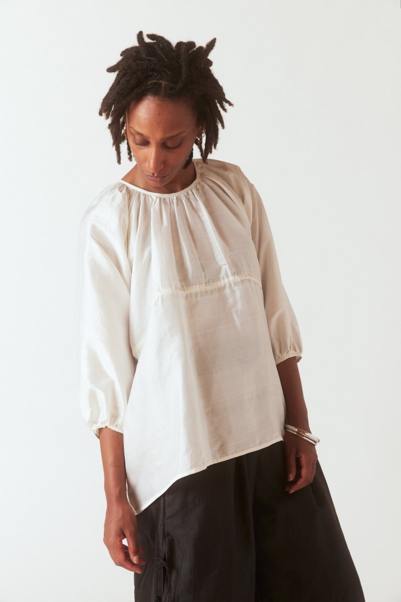 Back Button Blouse in White - Soochie - Bunon