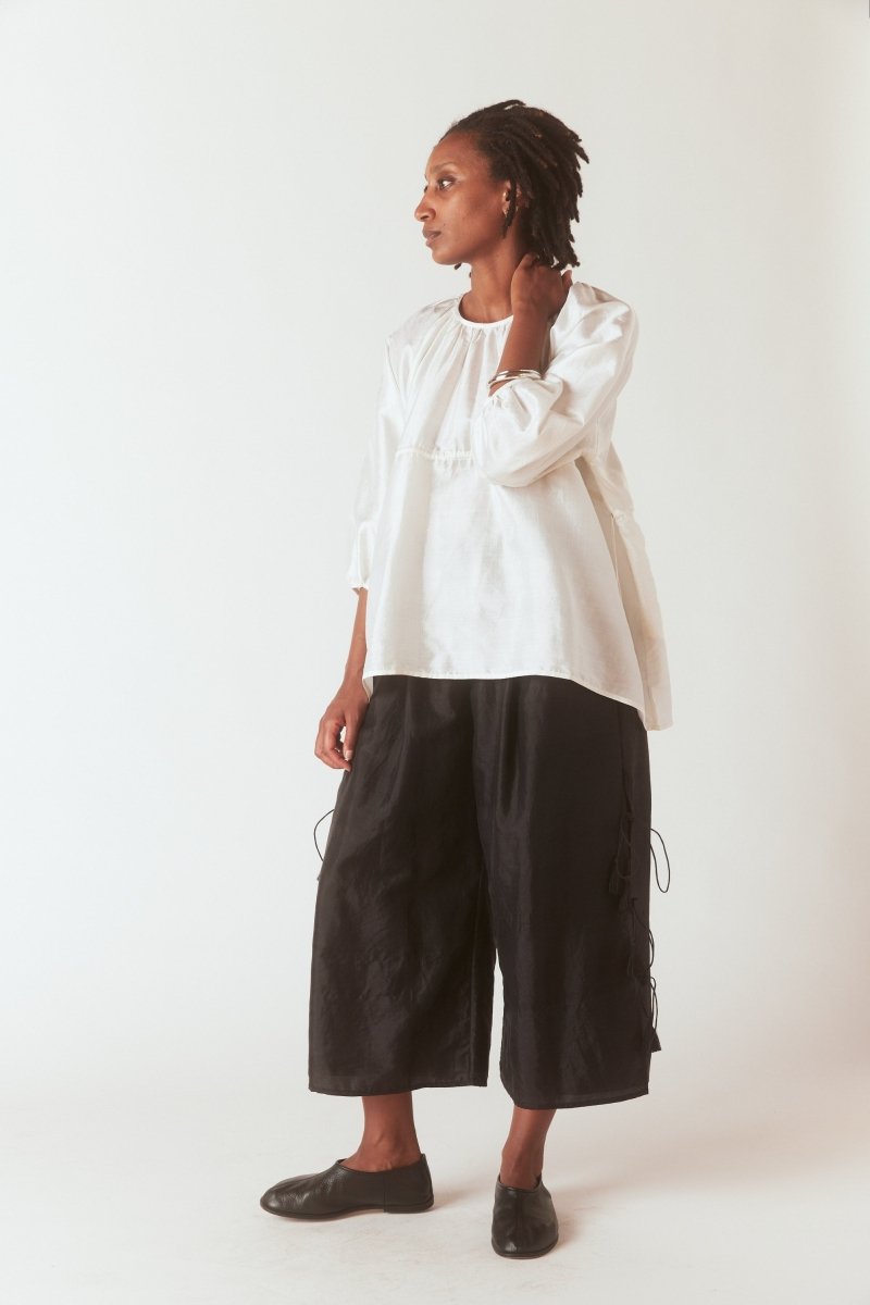 トップス BUNON Silk Back button blouse & gilet Back Button Blouse in White – Soochie