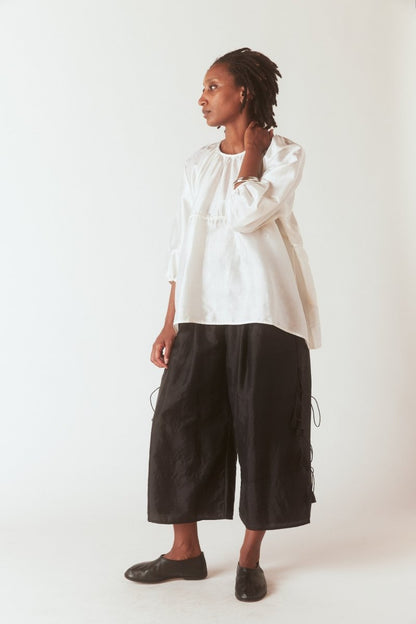 Back Button Blouse in White - Soochie - Bunon