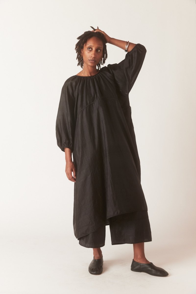 Back Button Dress in Black - Soochie - Bunon