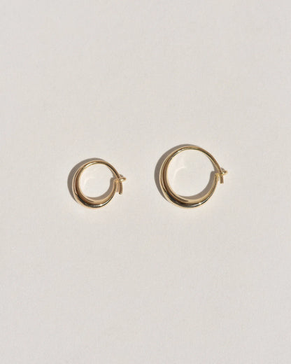 Medium Round Sempre Hoop - 14k Yellow Gold