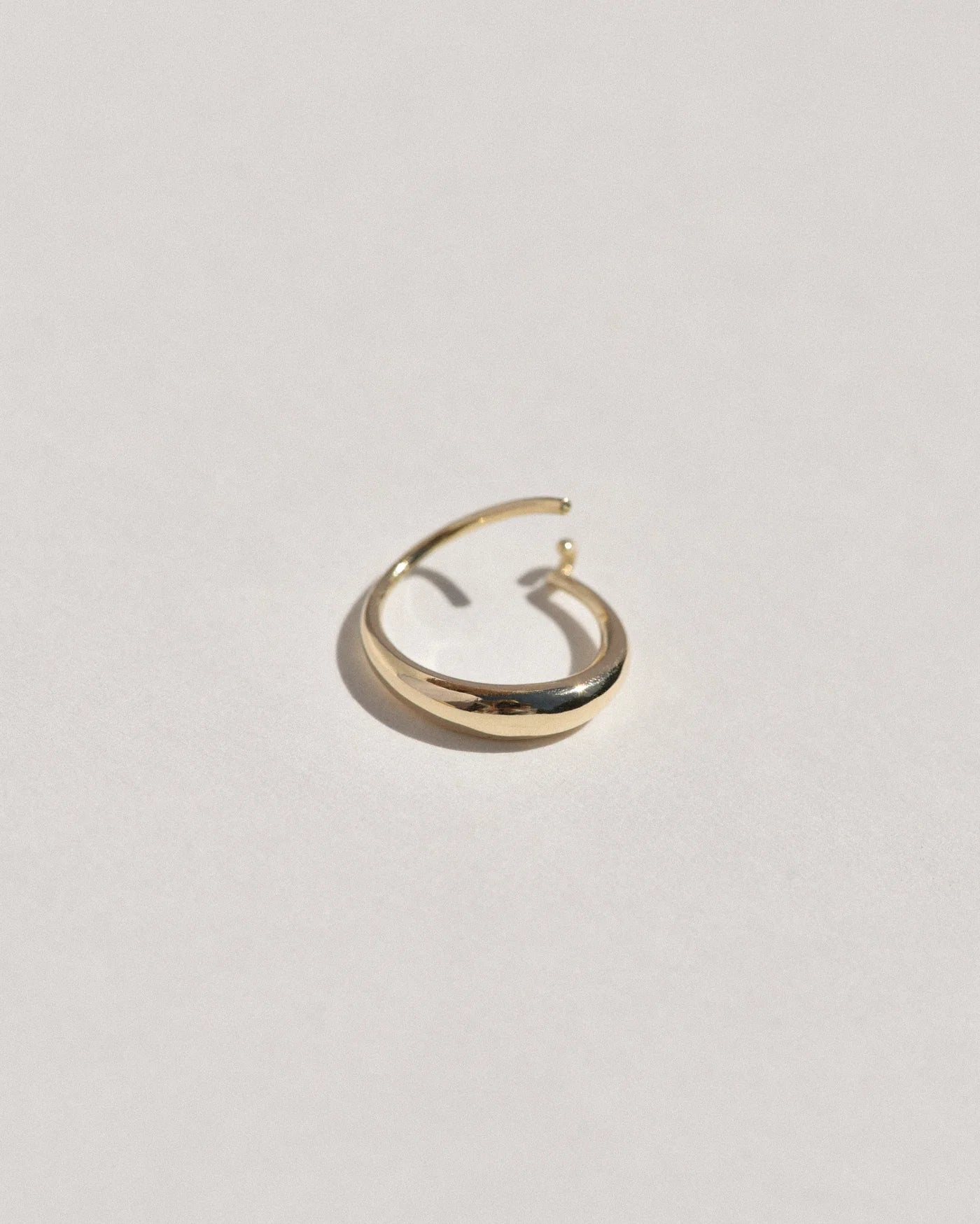 Medium Round Sempre Hoop - 14k Yellow Gold