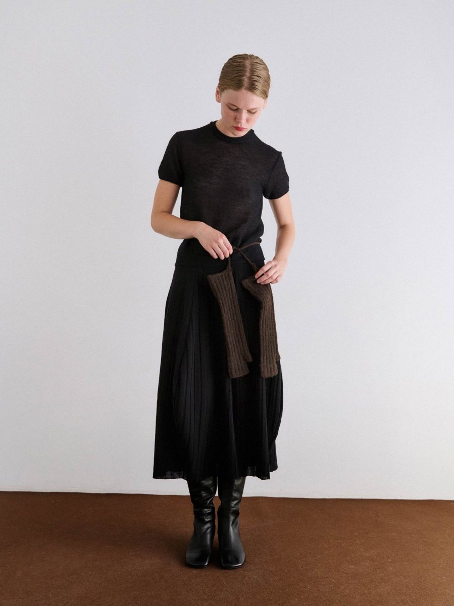 Mijikai Mittens in Espresso - Soochie - Rus