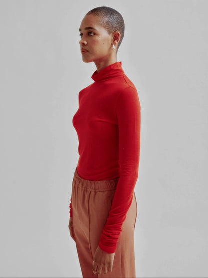 Mockneck Tee in Red - Soochie - Sayaka Davis