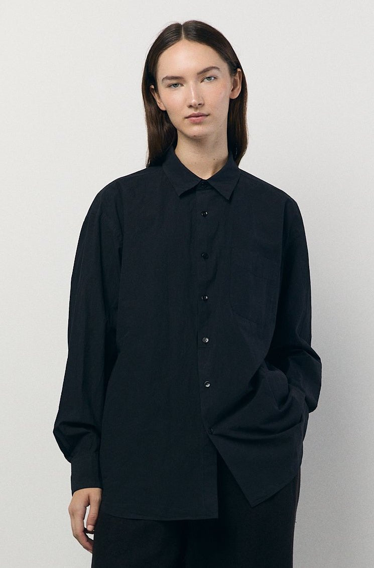 Regular Collar Shirt in Black - Soochie - Yoko Sakamoto