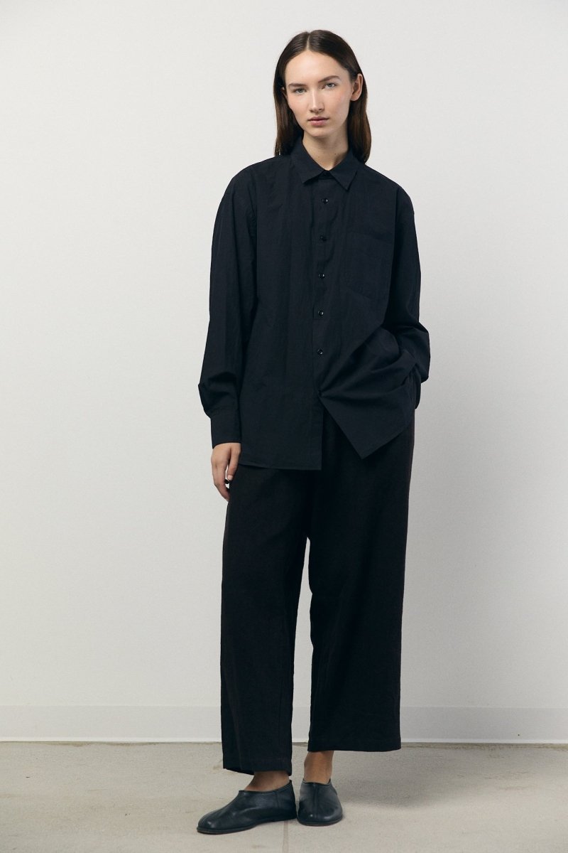 Regular Collar Shirt in Black - Soochie - Yoko Sakamoto